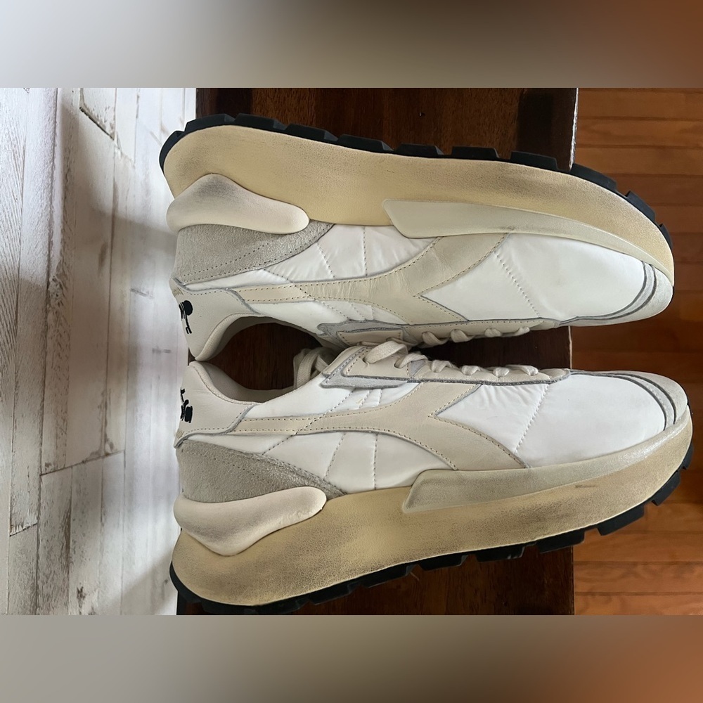 DIADORA Gender Inclusive Mercury Elite Water Resistant Sneaker in Size 6 5. (Wo) - Picture 6 of 10